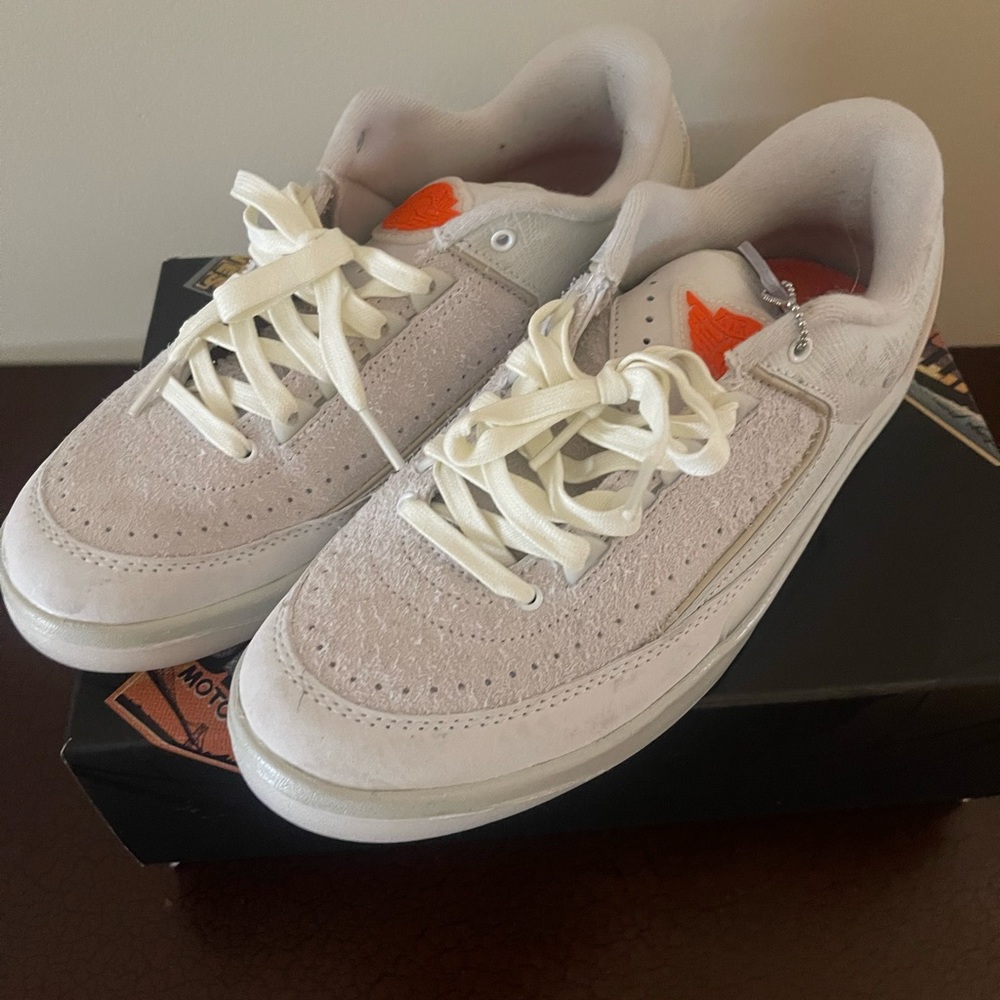 Jordan 2 “Shelflife” worn once comes with all shoe strings